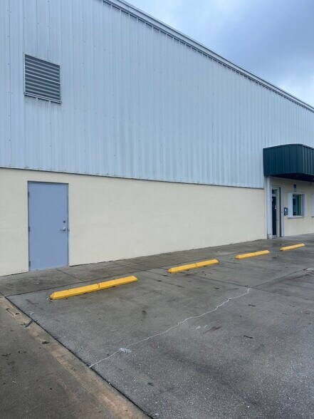 More Photos Of 161 Commerce Rd, Boynton Beach Warehouse For Sale