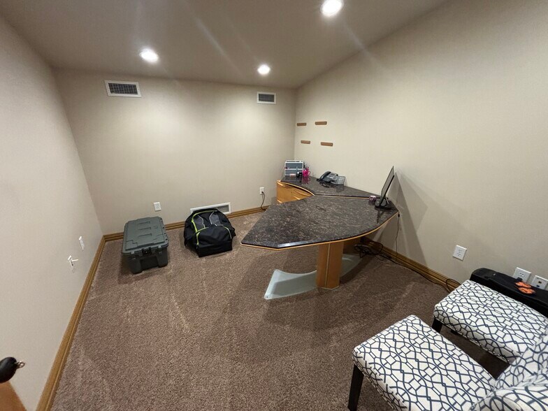 More Photos Of 2220 S Burleson Blvd, Burleson Warehouse For Sale