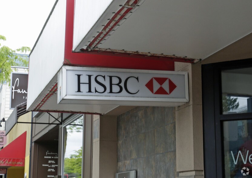 More Photos Of 2164 W 41st Ave, Vancouver Bank For Lease