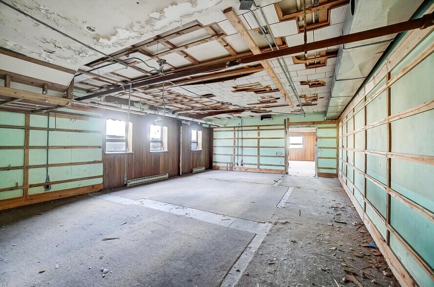 More Photos Of 311 S Main St, Celina Office For Sale