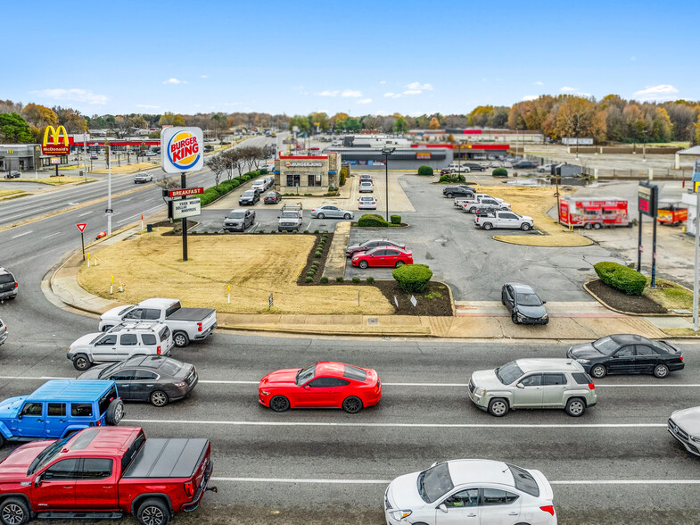 Primary Photo Of 5305 Winchester Rd, Memphis Fast Food For Sale