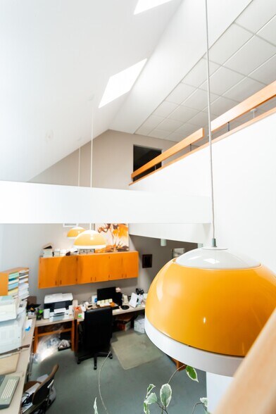 More Photos Of 1302 Noble St, Anniston Office Residential For Lease