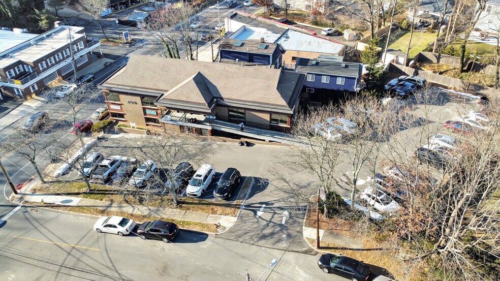 More Photos Of 700 New York Ave, Huntington Medical For Lease