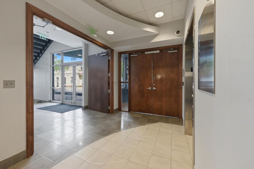 More Photos Of 9420 Bonita Beach Rd, Bonita Springs Office For Lease