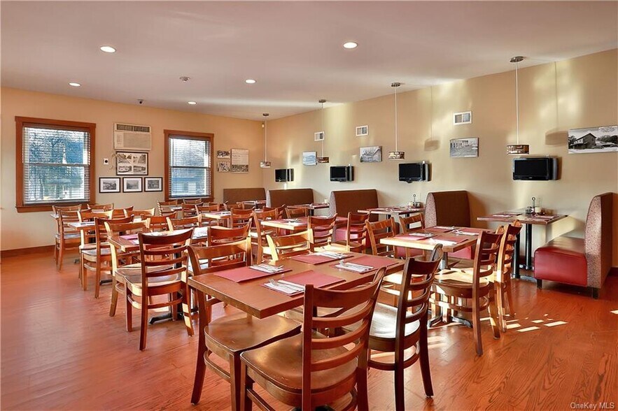More Photos Of 243-249 Orange Tpke, Sloatsburg Restaurant For Sale