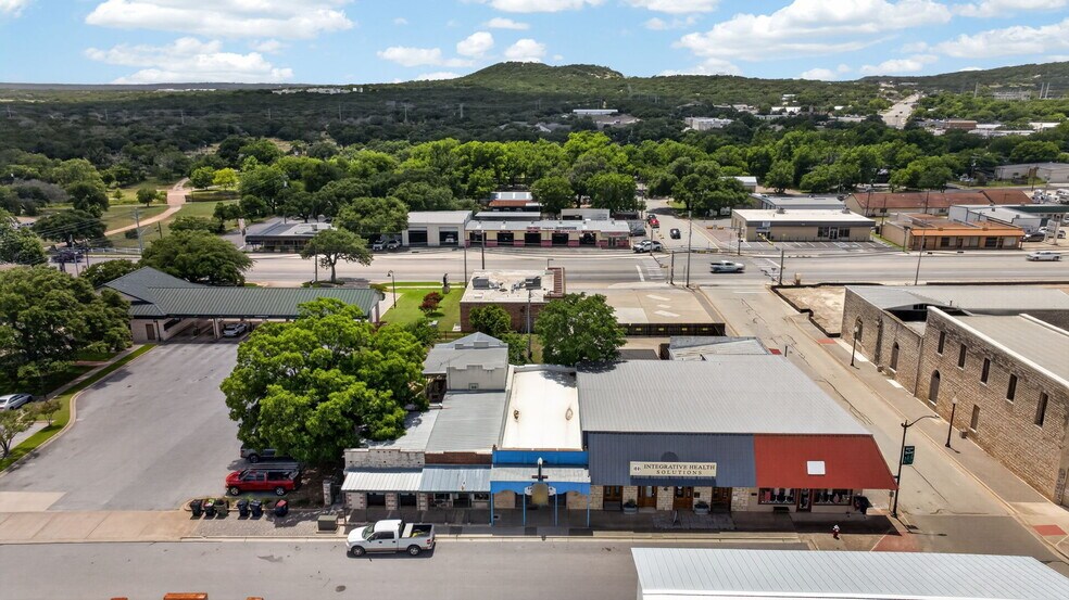 More Photos Of 308 S Main St, Burnet General Retail For Sale