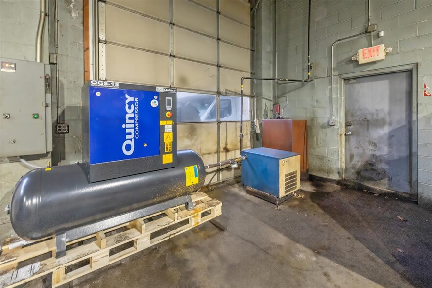 More Photos Of 263 US Highway 46, Saddle Brook Auto Repair For Sale