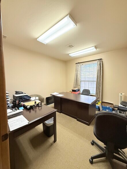 More Photos Of 417 W 18th St, Edmond Unknown For Lease