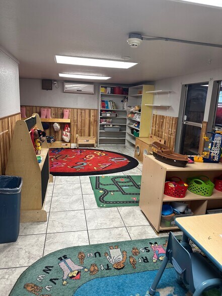 More Photos Of 1005 Austin St, Midland Storefront For Sale