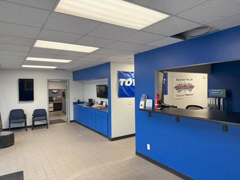 More Photos Of 5535 Arbor Rd, Lincoln Industrial For Sale