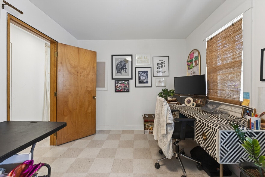 More Photos Of 10 Walker St, Kittery Loft Creative Space For Lease