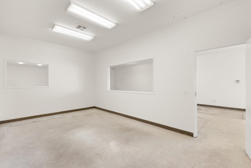 More Photos Of 6951 Oran Cir, Buena Park Warehouse For Lease