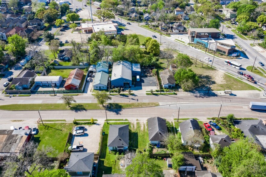 Primary Photo Of 1125 W Cavalcade St, Houston Manufacturing For Sale