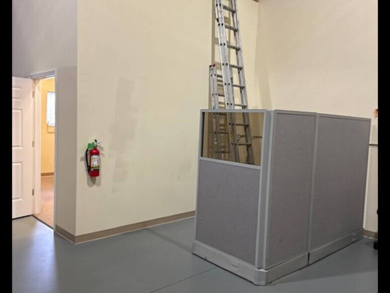 More Photos Of 2 Timber Ln, Marlboro Light Manufacturing For Sale