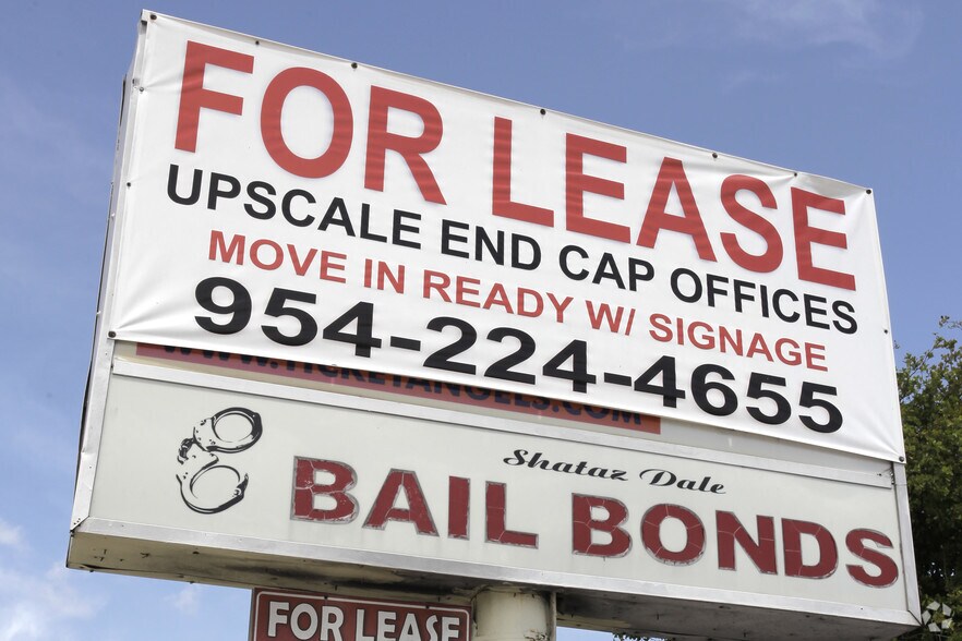 More Photos Of 2031 W Oakland Park Blvd, Fort Lauderdale Unknown For Lease