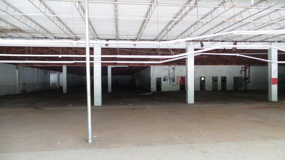 More Photos Of 32256 Highway 43, Thomasville Industrial For Sale