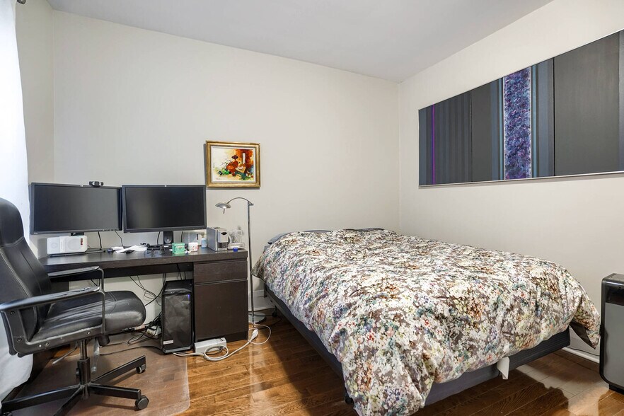 More Photos Of 4 Oriole Gdns, Toronto Apartments For Sale