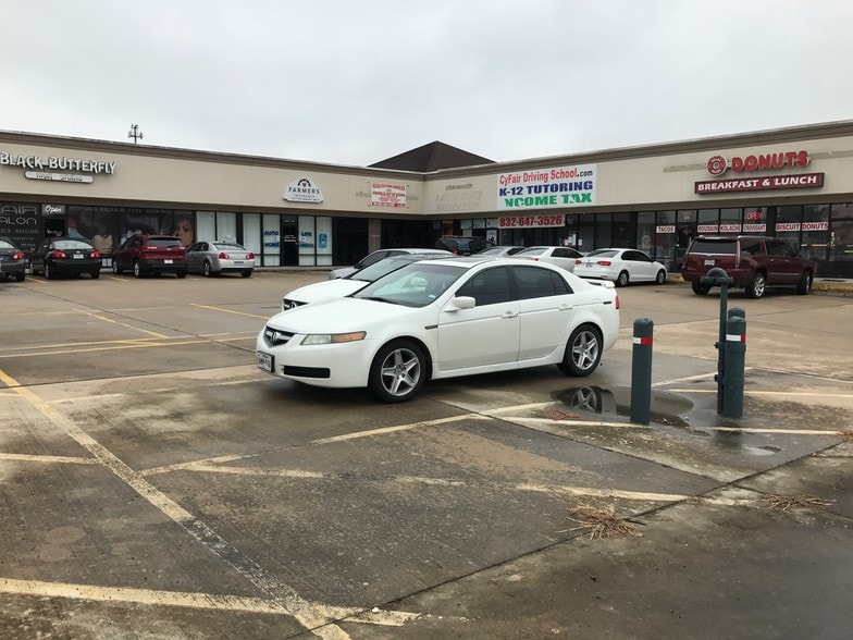 Primary Photo Of 17036-17038 W Little York Rd, Houston Storefront For Lease