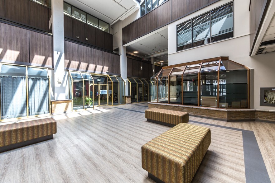 More Photos Of 379 Dundas St, London Office For Lease