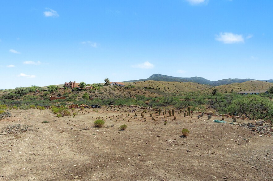 More Photos Of 1011 Wildhorse ln, Clarkdale Specialty For Sale