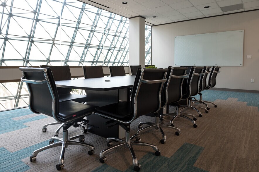 More Photos Of 84 NE Loop 410, San Antonio Coworking Space