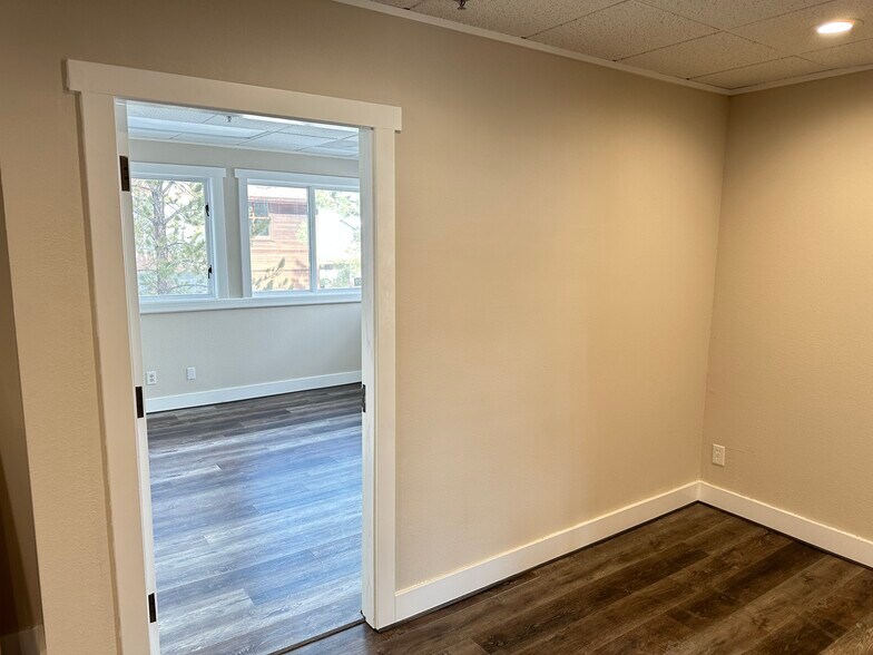 More Photos Of 40200 Truckee Airport Rd, Truckee Office For Lease