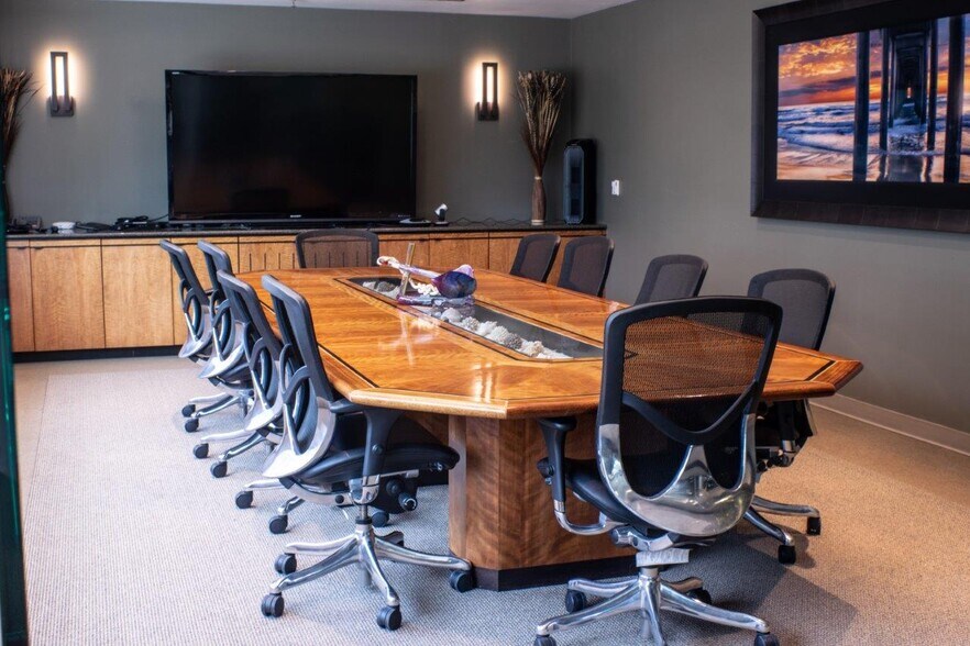 More Photos Of 300 W 15th St, Vancouver Office For Lease