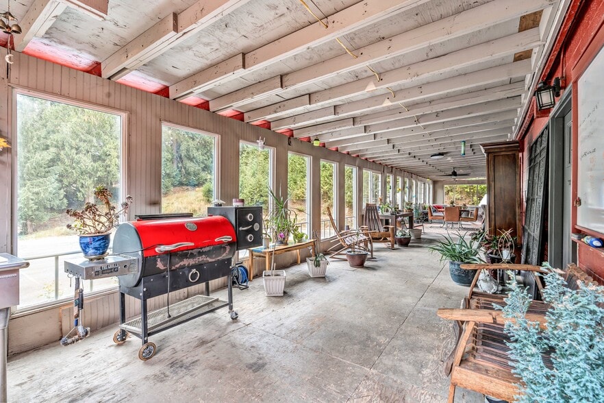 More Photos Of 6729 SE 162nd Ave, Portland Horse Stables For Sale
