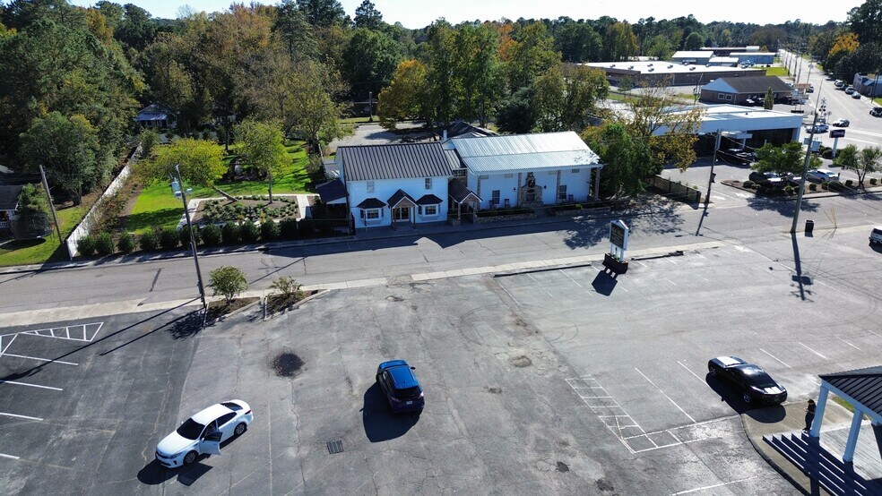 More Photos Of 102 Live Oak St, Tabor City Restaurant For Sale