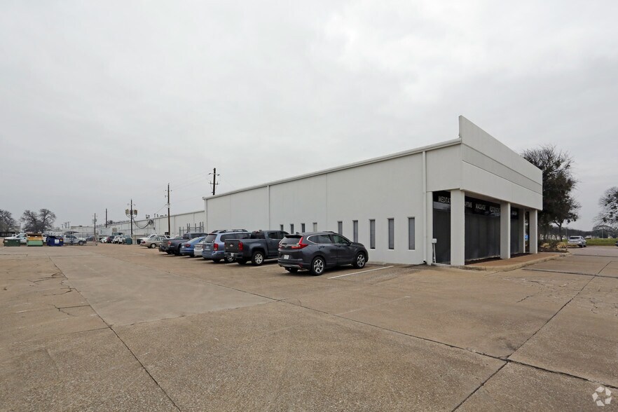 More Photos Of 2301-2337 Gravel Dr, Fort Worth Unknown For Lease
