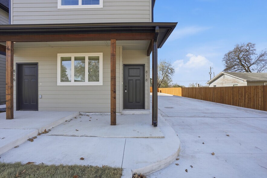 More Photos Of 816 N Main St, Broken Arrow Apartments For Sale