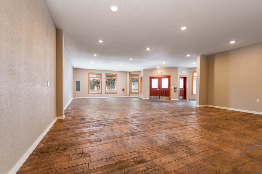 More Photos Of 1059 Water St, Ketchikan General Retail For Sale