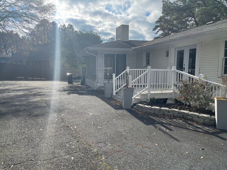 More Photos Of 3036 NE Roswell Rd, Marietta Office Residential For Lease