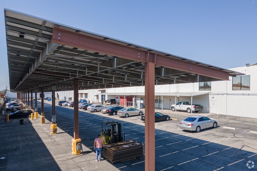 More Photos Of 21310-21314 Lassen St, Chatsworth Warehouse For Lease