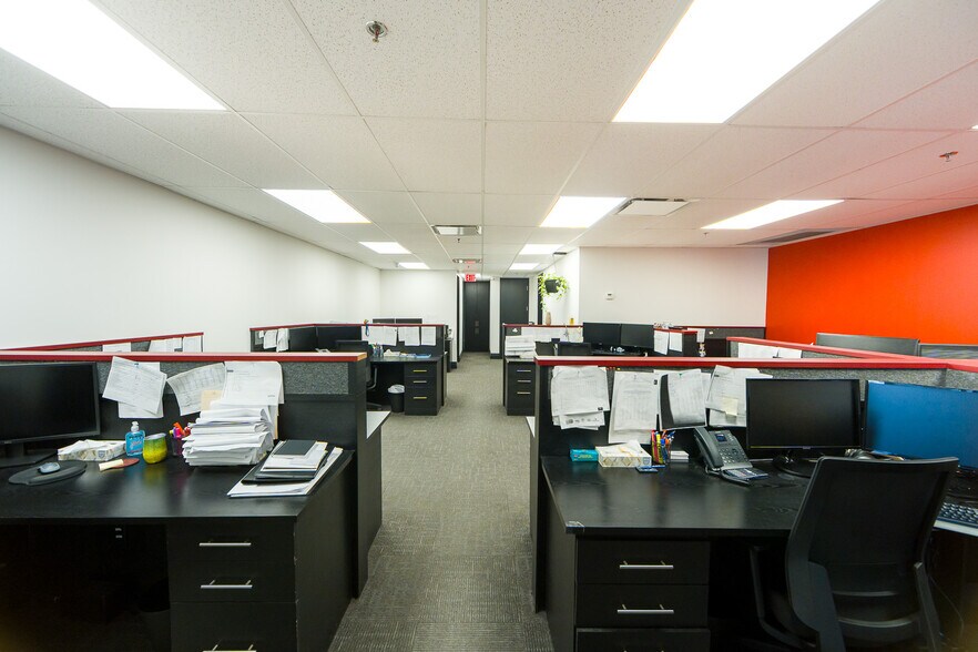 More Photos Of 7015 Tranmere Dr, Mississauga Warehouse For Sale