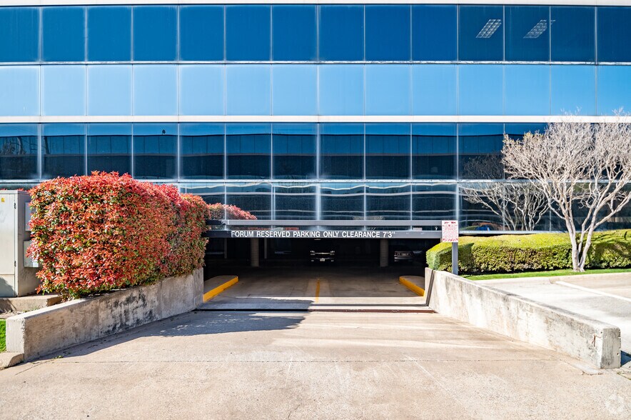 More Photos Of 4004 Belt Line Rd, Addison Unknown For Lease