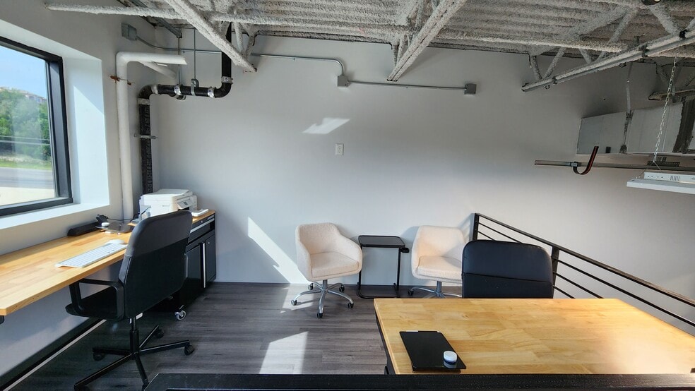 More Photos Of 4229 N FM 620 Hwy, Austin Showroom For Sale