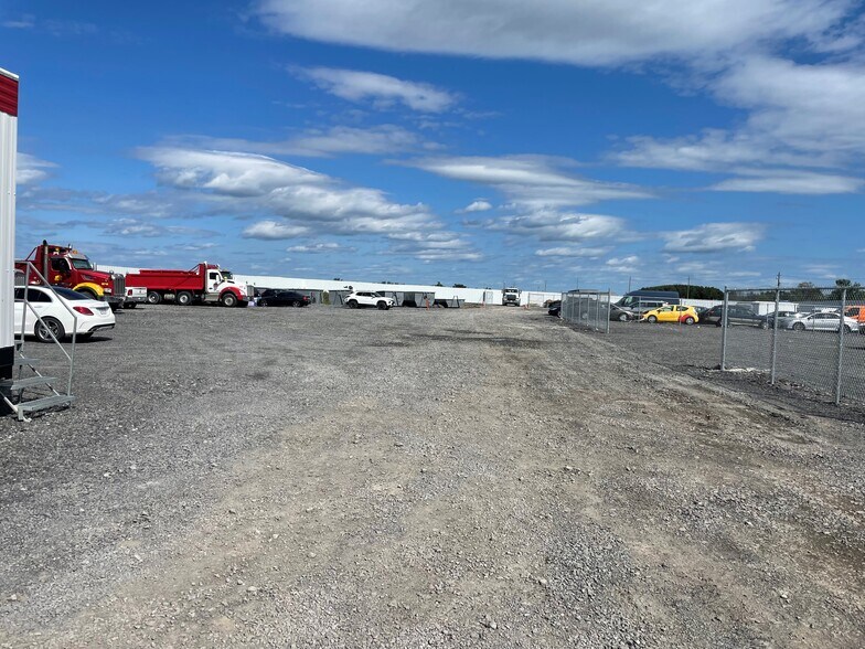 More Photos Of 35 Sappers Ridge, Ottawa Land For Lease