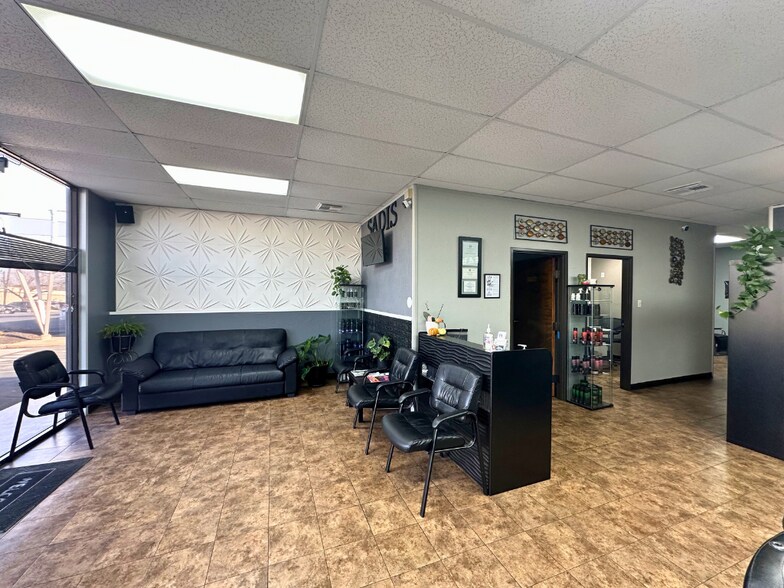 More Photos Of 7801 N Lamar Blvd, Austin Unknown For Lease