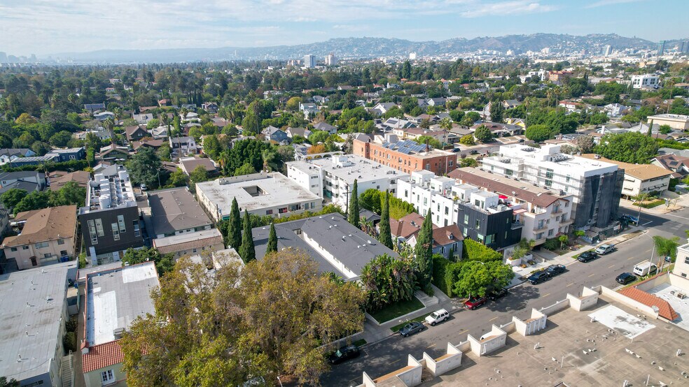Primary Photo Of 127 S St Andrews Pl, Los Angeles Apartments For Sale