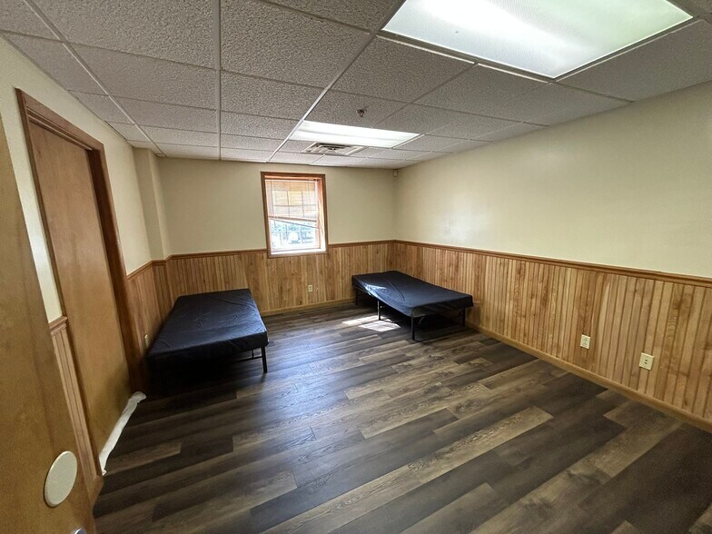 More Photos Of 198 George St, Beckley Research And Development For Lease