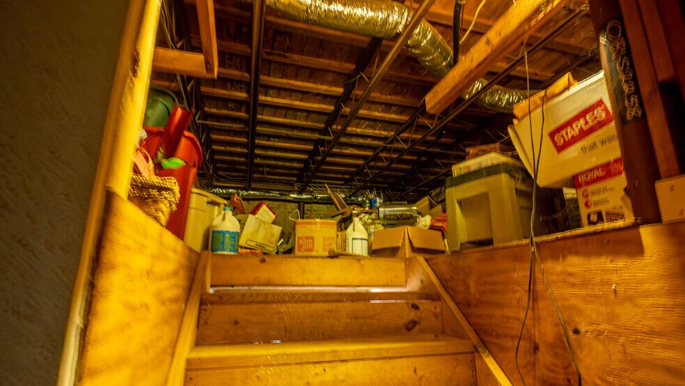 More Photos Of 385 Main St, Mammoth Spring General Retail For Sale