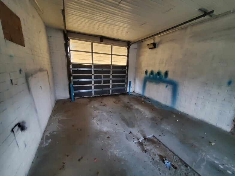 More Photos Of 726 S Blanchard St, Findlay Carwash For Sale
