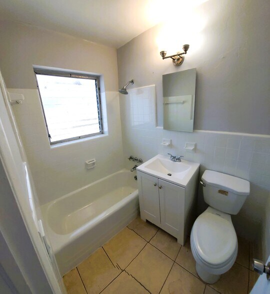 More Photos Of 1708 NE 20th Ave, Fort Lauderdale Apartments For Sale