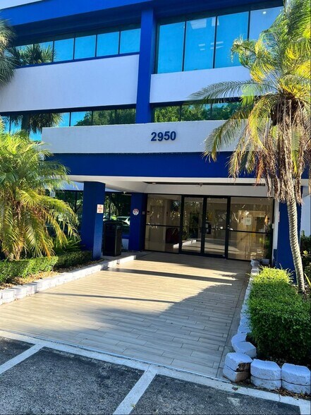 More Photos Of 2950 W Cypress Creek Rd, Fort Lauderdale Medical For Lease