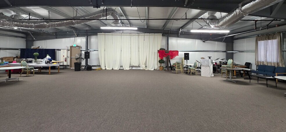 More Photos Of 9980 Hesperia Rd, Hesperia Business Park For Lease
