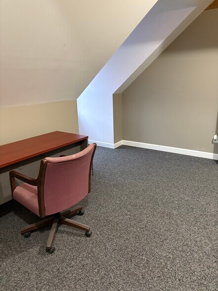 More Photos Of 700 Mobjack Pl, Newport News Office For Sale