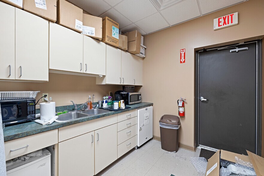 More Photos Of 1824 N Hwy CC, Nixa Medical For Lease