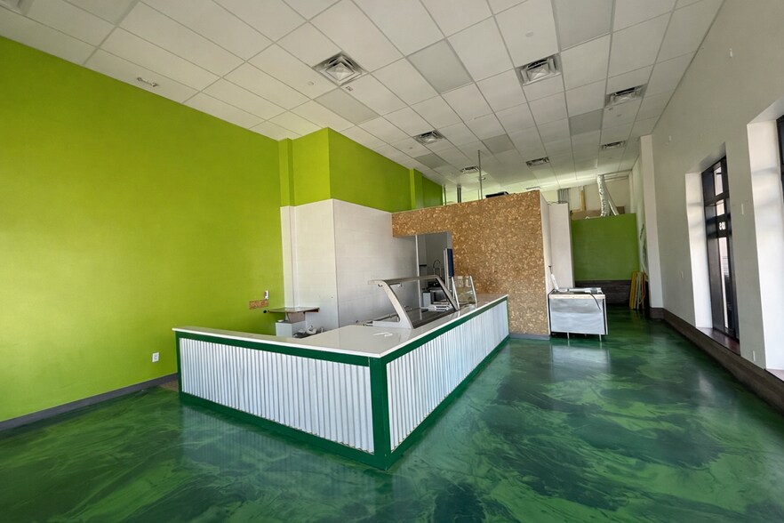More Photos Of 101 S Federal Hwy, Boynton Beach Apartments For Lease