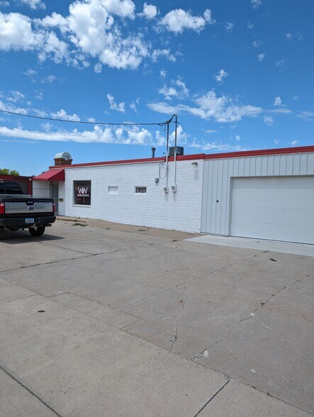 More Photos Of 114 W 4th St S, Newton General Retail For Sale